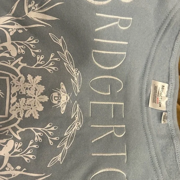 👑👑👑👑 Bridgerton Sweatshirt 👑👑👑👑 - Picture 3 of 4